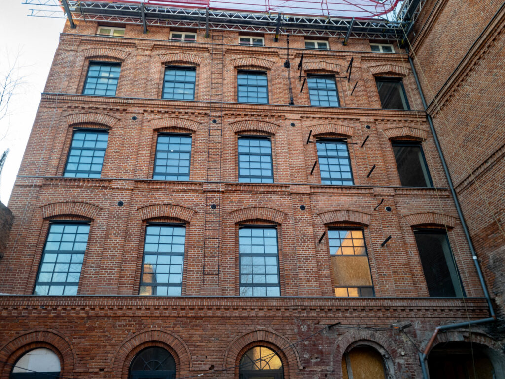 Postęp prac przy ul. Sienkiewicza 63 w Łodzi Postęp prac przy ul. Sienkiewicza 63 w Łodzi