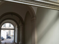 Szkoła na ulicy Pomorskiej 16, prześwit bramowy